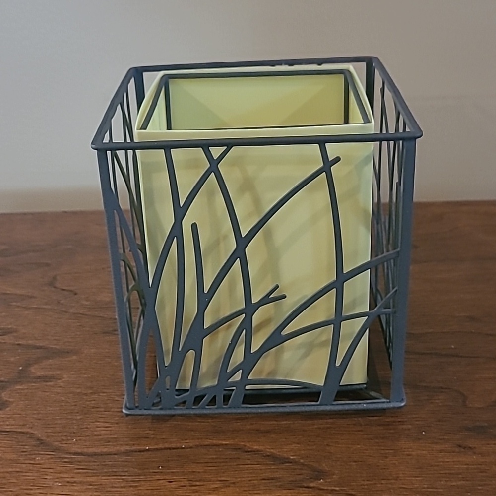 PARTYLITE Retired Lites Luminary Tealight or Votive Candle Holder